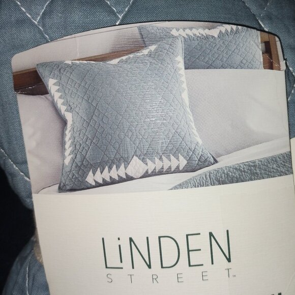 Linden Street Coventry Euro Shams (set of 2) NIP/NEW. Retail $74.00. - Picture 1 of 3